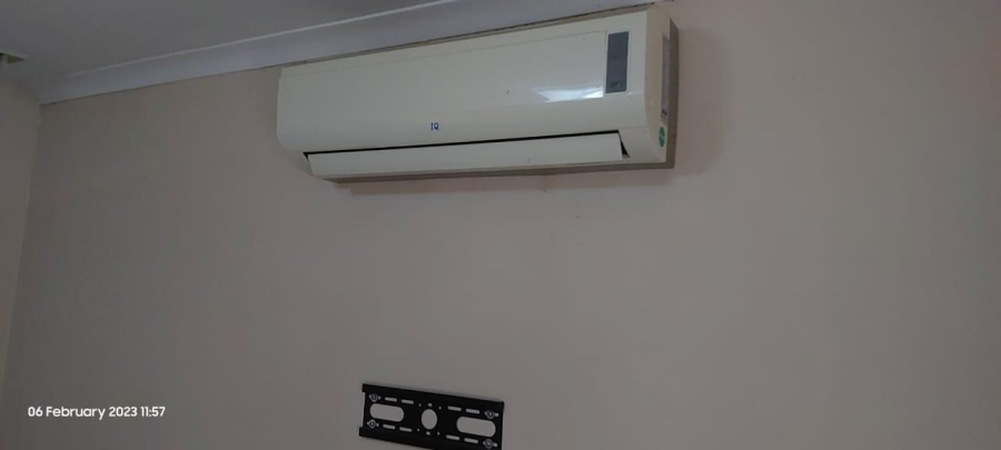 2 Bedroom Property for Sale in Geelhoutpark North West